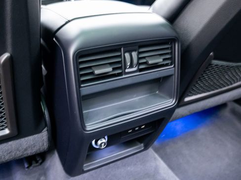 Used 2024 Porsche Cayenne S image 18