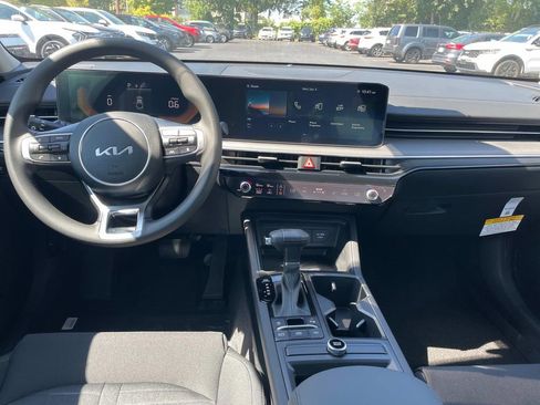 New 2025 Kia K5 LXS image 6