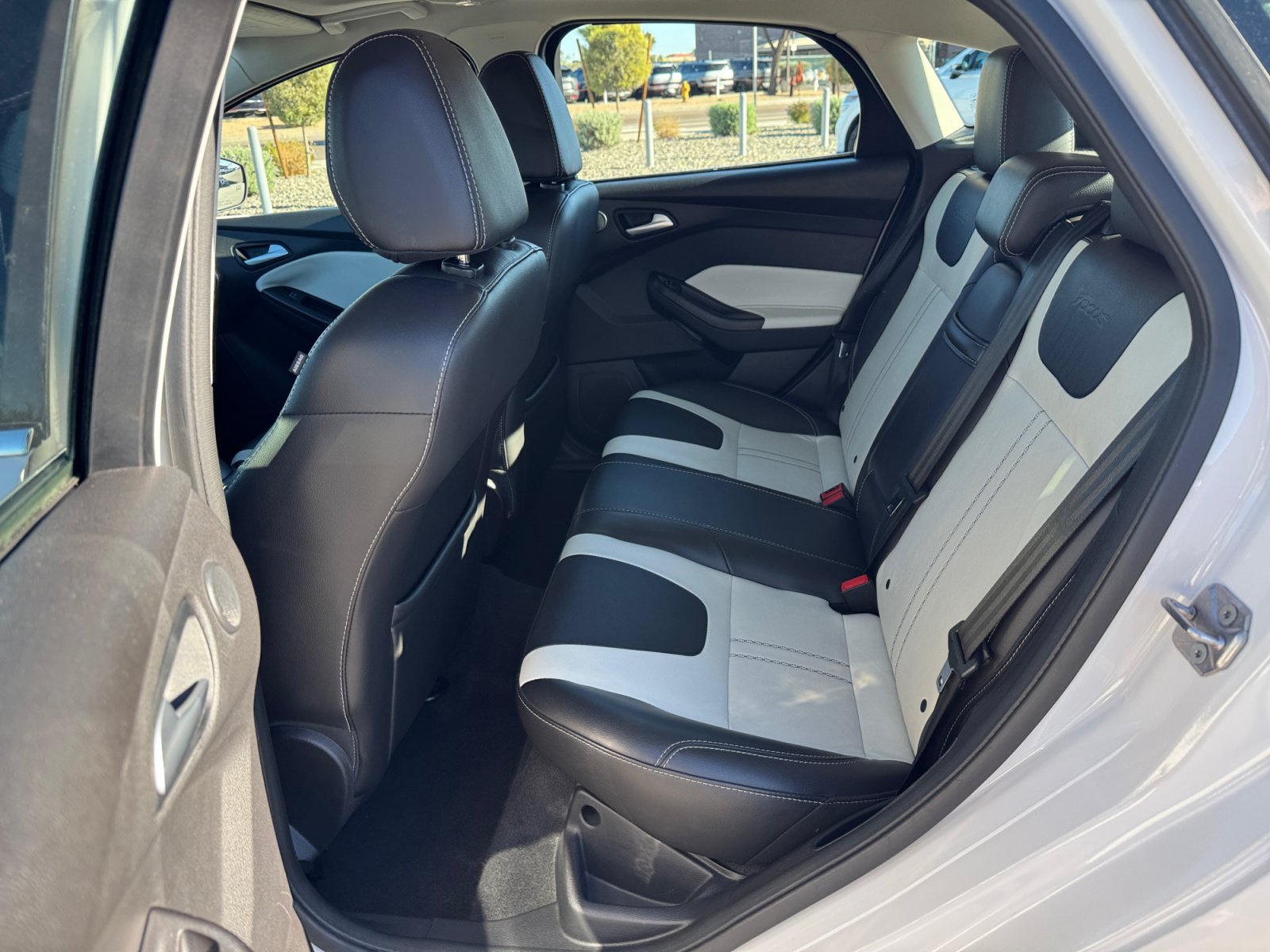 Used 2013 Ford Focus Titanium FWD image 17