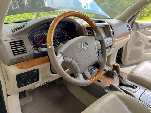 Used 2004 Lexus GX 470 AWD/4WD image 16