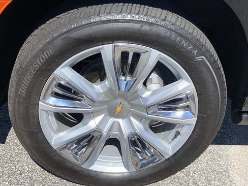 Used 2024 Chevrolet Suburban High Country w/ Premium Package 2 image 31