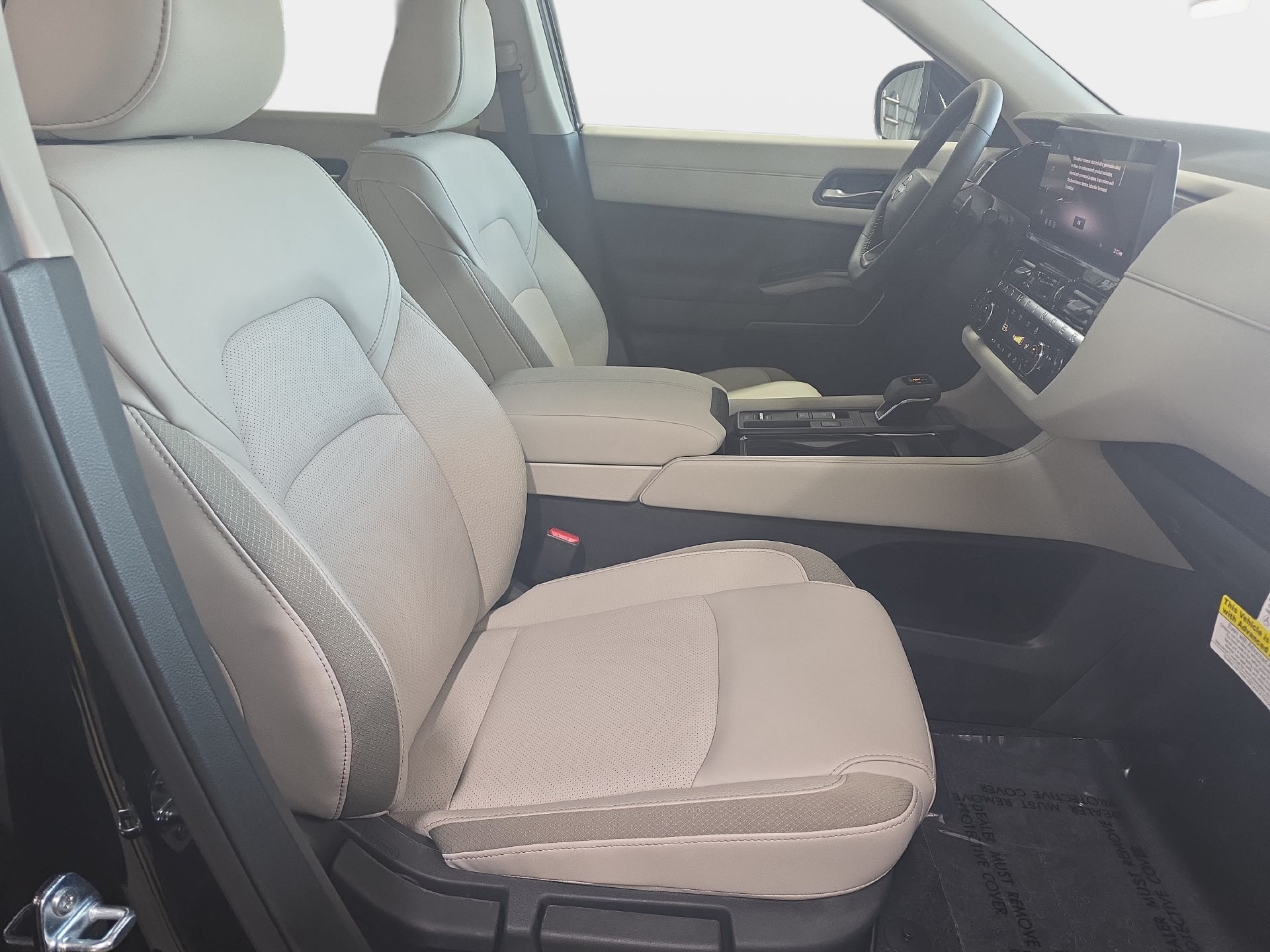 New 2026 Nissan Pathfinder SL FWD image 10