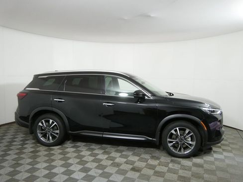 Certified 2025 INFINITI QX60 Luxe image 2