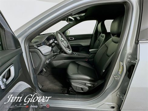 New 2026 Jeep Compass Latitude image 27