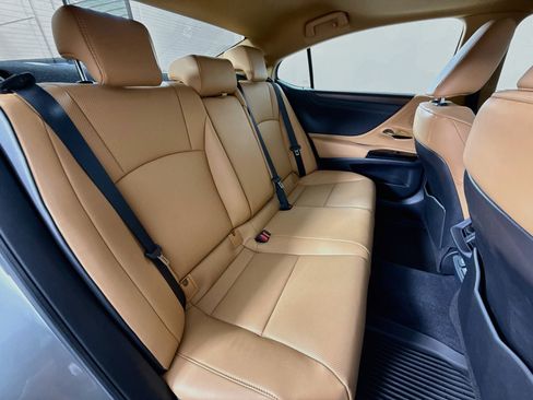 Used 2025 Lexus ES 350 w/ Premium Package FWD image 25