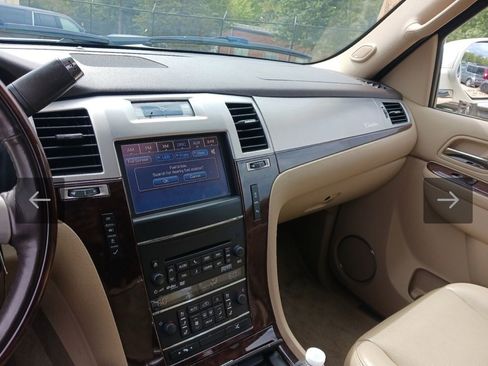 Used 2013 Cadillac Escalade Premium image 5