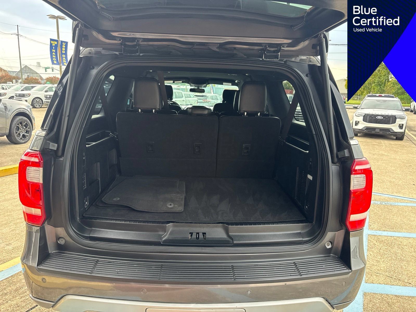 Used 2020 Ford Expedition Max XLT w/ Equipment Group 202A AWD/4WD image 37