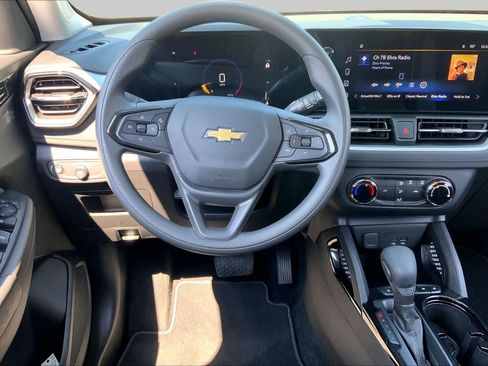 Used 2026 Chevrolet TrailBlazer LS w/ LS Convenience Package FWD image 6