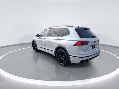 Used 2022 Volkswagen Tiguan SE R-Line AWD/4WD image 7