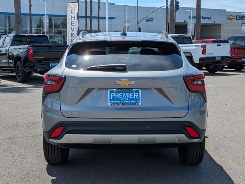 Used 2026 Chevrolet Trax LT w/ Driver Confidence Package image 4
