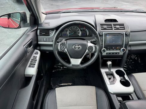 Used 2014 Toyota Camry SE FWD image 14