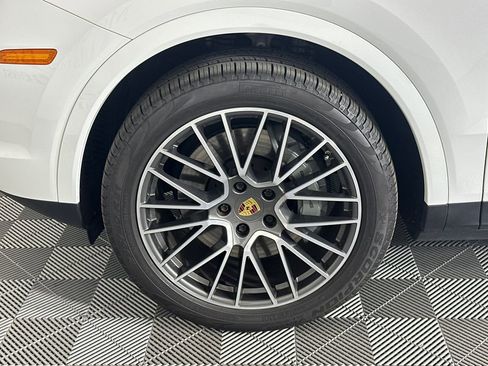 Used 2021 Porsche Cayenne S AWD/4WD image 11