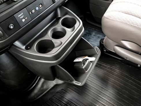 New 2025 GMC Savana 3500 w/ Driver Convenience Package image 31