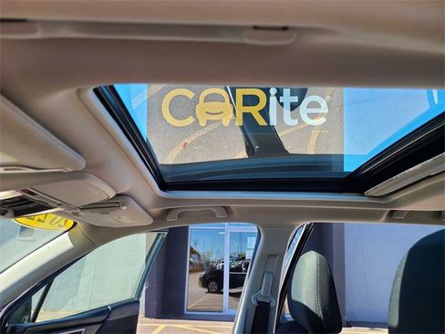 Used 2022 Subaru Forester Premium image 17