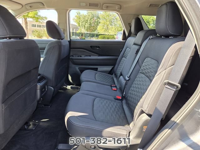 Used 2024 Nissan Pathfinder SV FWD image 11