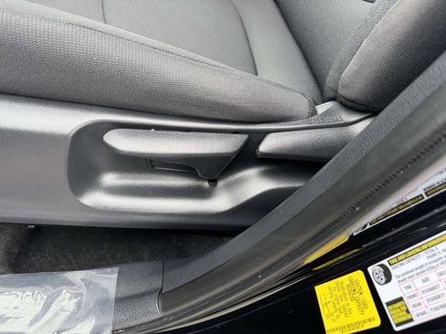 Certified 2023 Toyota Corolla Cross LE image 23