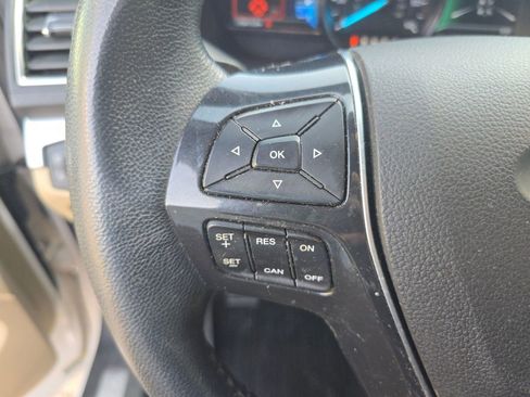 Used 2017 Ford Explorer Limited image 16