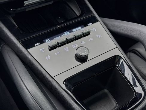 Certified 2025 Porsche Cayenne image 22