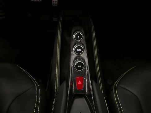 Used 2022 Ferrari F8 Tributo RWD image 20