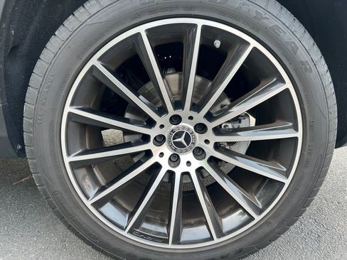 Used 2022 Mercedes-Benz GLC 300 4MATIC Coupe image 9