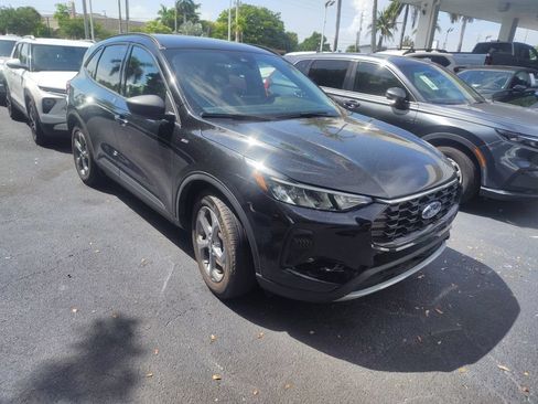 Used 2025 Ford Escape ST-Line FWD image 2