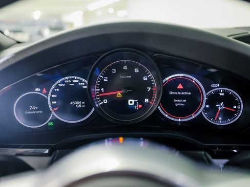 Used 2020 Porsche Cayenne S image 15