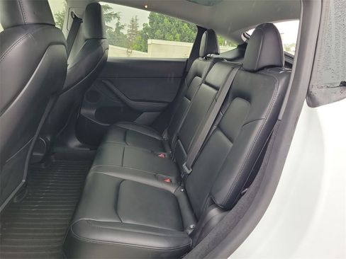 Used 2023 Tesla Model Y Long Range image 22