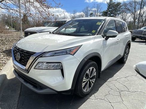 Used 2021 Nissan Rogue SV image 1