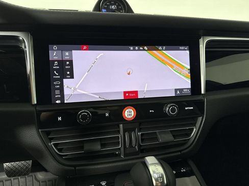 Certified 2026 Porsche Macan Turbo AWD/4WD image 27