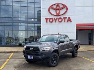 Used 2019 Toyota Tacoma SR video 1
