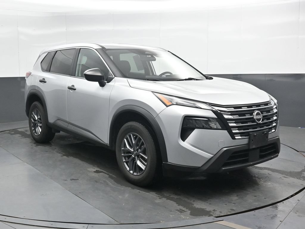 Used 2024 Nissan Rogue S AWD/4WD image 4
