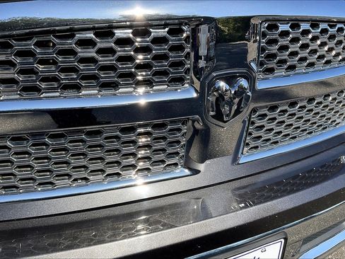 Used 2019 RAM 1500 Classic SLT image 24