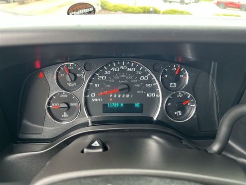 Certified 2025 Chevrolet Express 3500 LT w/ LT Preferred Equipment Group RWD image 12