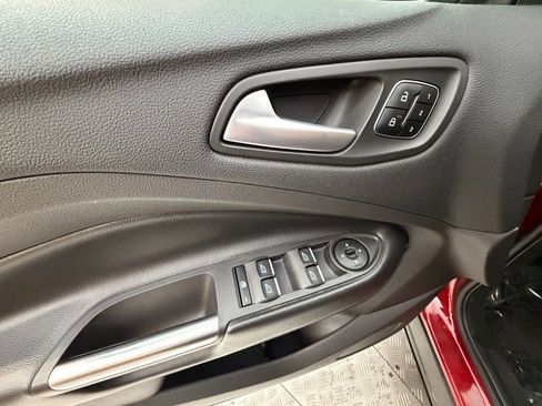 Used 2018 Ford Escape Titanium w/ Ford Safe & Smart Package AWD/4WD image 27