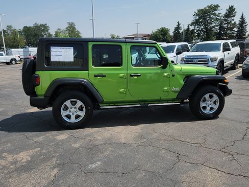 Used 2018 Jeep Wrangler Unlimited Sport S AWD/4WD image 11