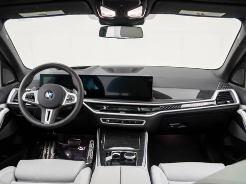 Certified 2025 BMW X5 M60i w/ Climate Comfort Package image 9