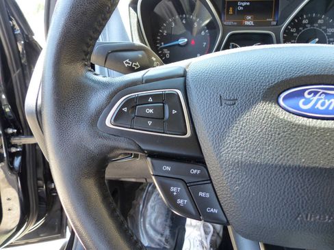 Used 2016 Ford Focus SE w/ SE Cold Weather Package FWD image 25