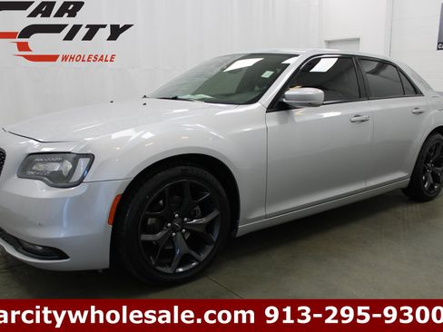 Used 2021 Chrysler 300 S image 1
