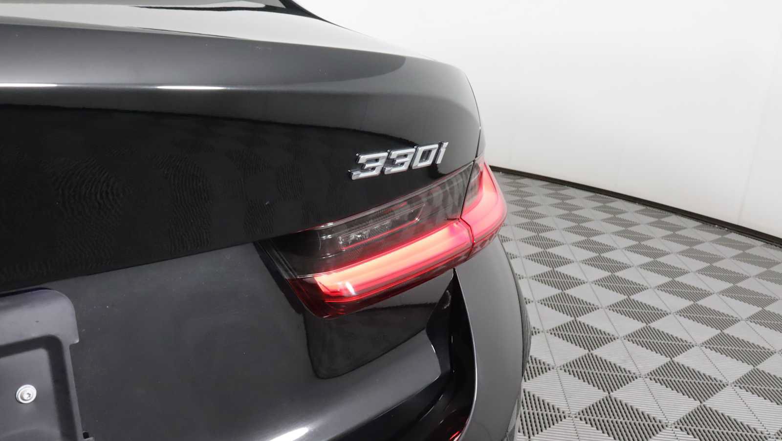 Used 2023 BMW 330i xDrive Sedan w/ Premium Package AWD/4WD image 27