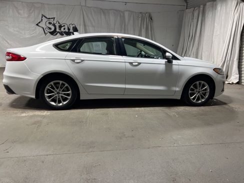 Used 2019 Ford Fusion SE FWD image 8