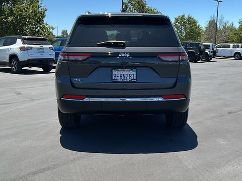 Used 2022 Jeep Grand Cherokee Limited 4xe w/ Luxury Tech Group II AWD/4WD image 4
