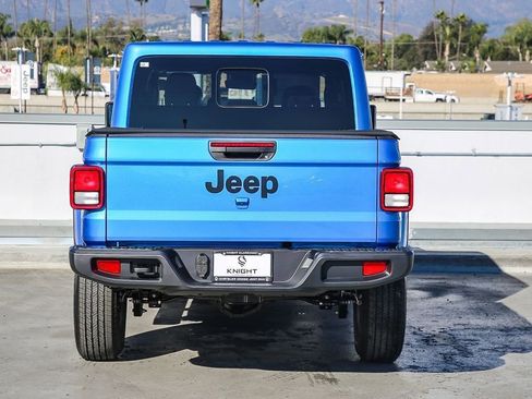 New 2025 Jeep Gladiator Sport image 8