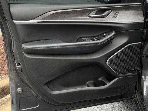 Used 2021 Jeep Grand Cherokee L Limited image 24