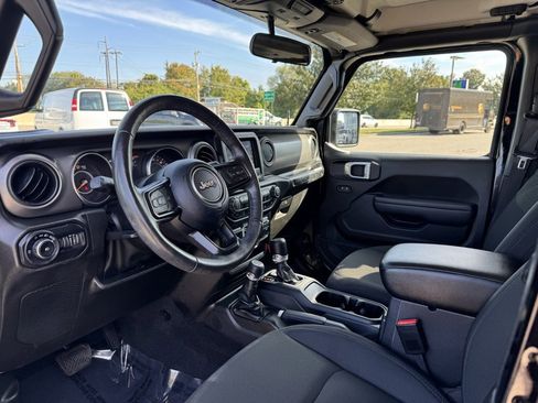Used 2022 Jeep Wrangler Unlimited Sport image 15