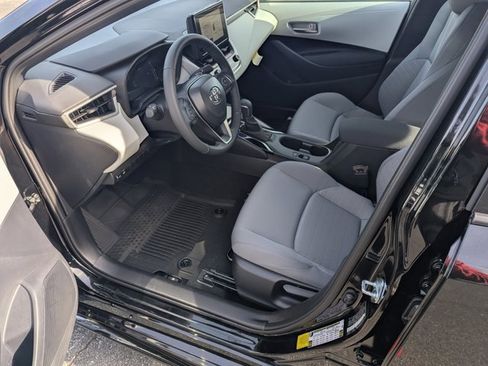 Used 2026 Toyota Corolla SE image 9