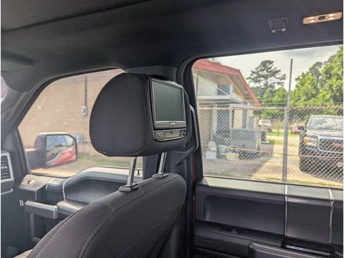 Used 2019 Ford F150 XLT w/ Equipment Group 302A Luxury AWD/4WD image 17