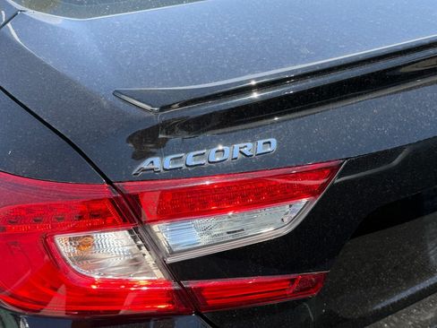 Used 2022 Honda Accord Sport image 9