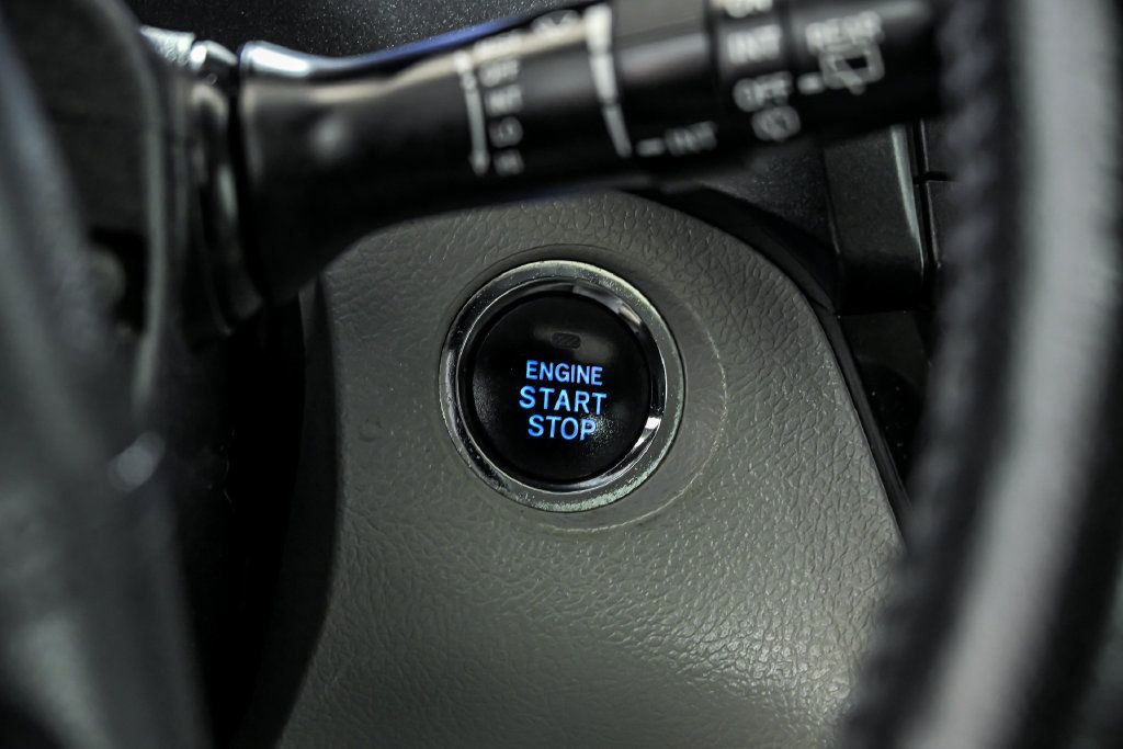 Used 2015 Toyota Sienna XLE FWD image 20
