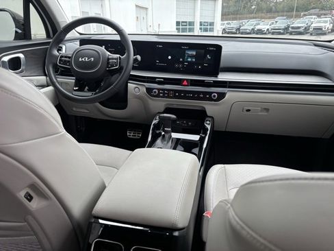 Used 2024 Kia Sorento SX image 17