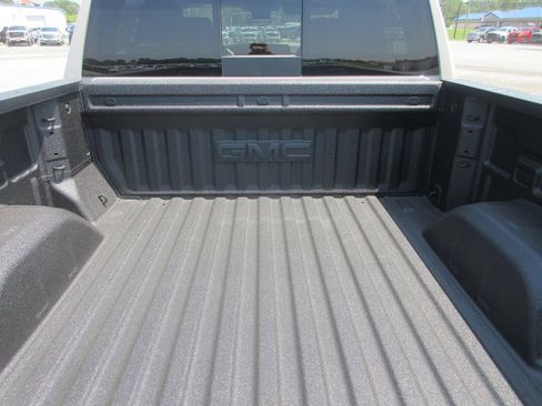 New 2026 GMC Sierra 1500 Denali w/ Denali Reserve Package AWD/4WD image 9